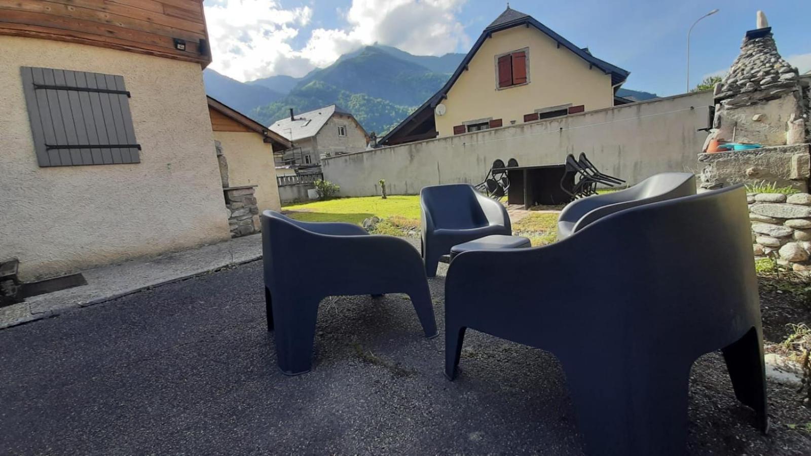 Appartement Cocoon Avec Jardin Et Vue Montagne Laruns Exterior photo